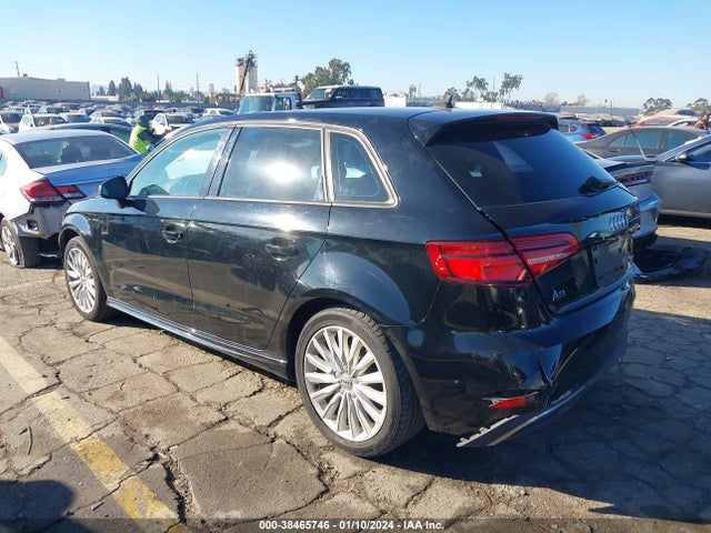 WAUUPBFF5HA047869 Audi A3 E-tron 1.4t Premium