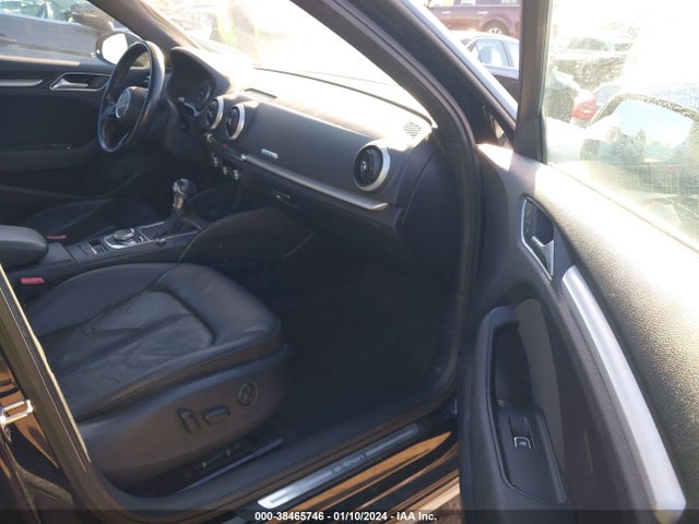 WAUUPBFF5HA047869 Audi A3 E-tron 1.4t Premium