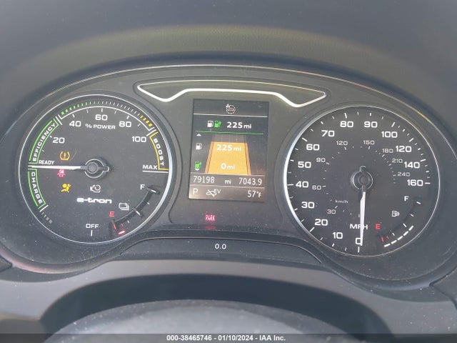 WAUUPBFF5HA047869 Audi A3 E-tron 1.4t Premium