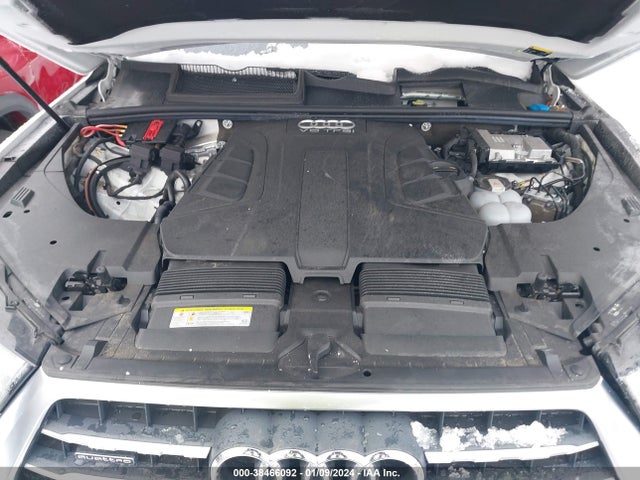 WA1LAAF72JD033252 Audi Q7 3.0t Premium