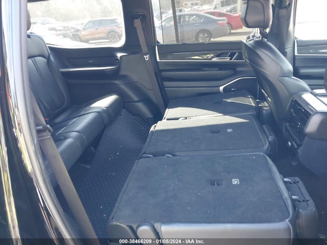 1C4SJUBT1NS109437 Jeep Wagoneer Series Ii 4x2