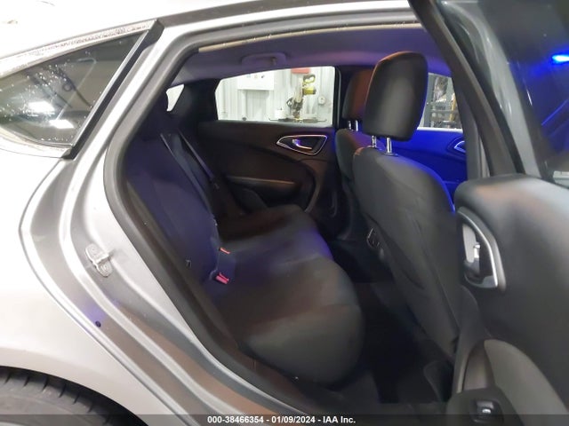 Chrysler 200 Limited 2015 1C3CCCAB8FN533199 Image 8