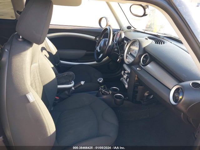 2009 MINI COOPER S WMWMF73569TT96363 Photo 4
