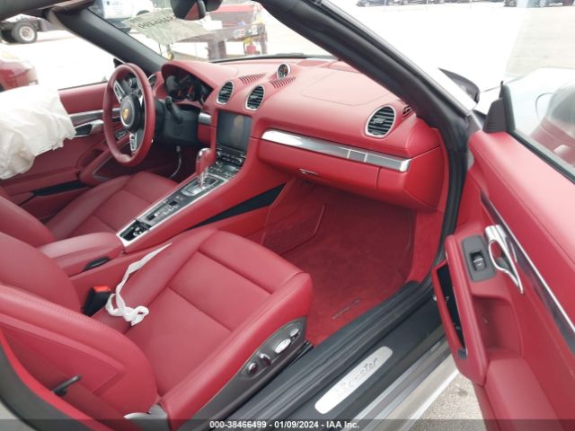2022 PORSCHE 718 BOXSTER WP0CA2A8XNS205623 Photo 4