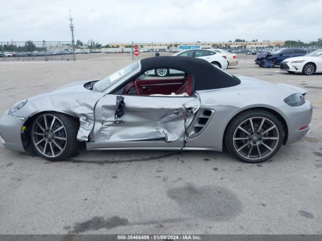 2022 PORSCHE 718 BOXSTER WP0CA2A8XNS205623 Photo 5