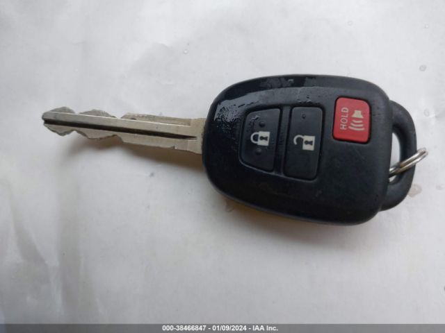 JTKKUPB43E1045434 Scion XD