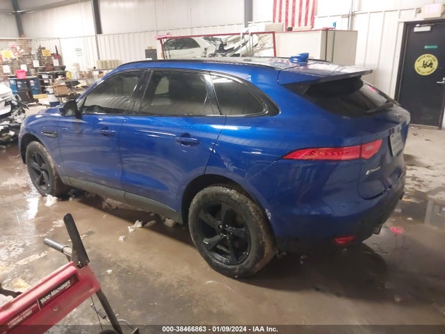 2018 JAGUAR F-PACE SADCJ2FX5JA268844 Photo 2