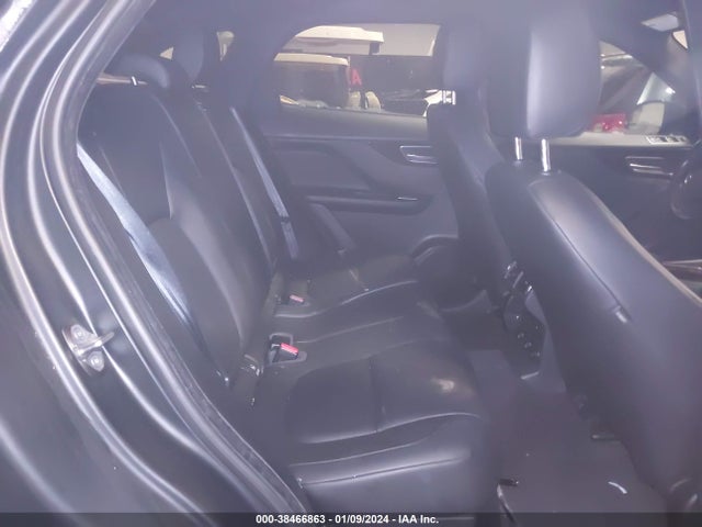 2018 JAGUAR F-PACE SADCJ2FX5JA268844 Photo 7