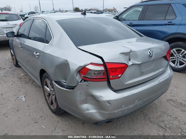 2013 VOLKSWAGEN PASSAT 2.5L SE VIN: 1VWBP7A33DC053556