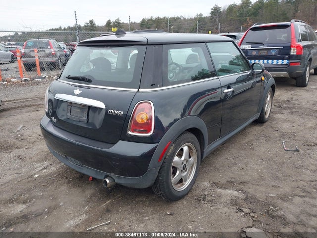 2008 MINI COOPER WMWMF33518TT63021 Photo 3