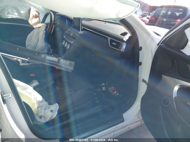 Genesis G70 2.0t Advanced 2019 KMTG64LA7KU025788 Image 5