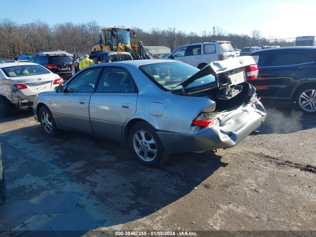 2001 LEXUS ES 300 BASE (A4) VIN: JT8BF28G910342504