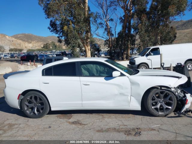 2C3CDXHG5JH125797 Dodge Charger Sxt Plus Rwd