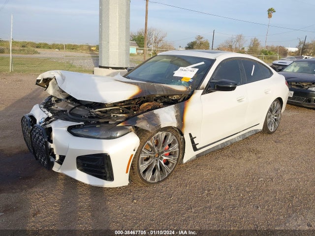 BMW 4 Series M440i 2024 WBA63AW01RFR65469 Image 2