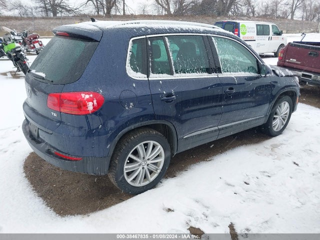 Volkswagen TIGUAN SE 2016 WVGAV7AX9GW610380 Image 4