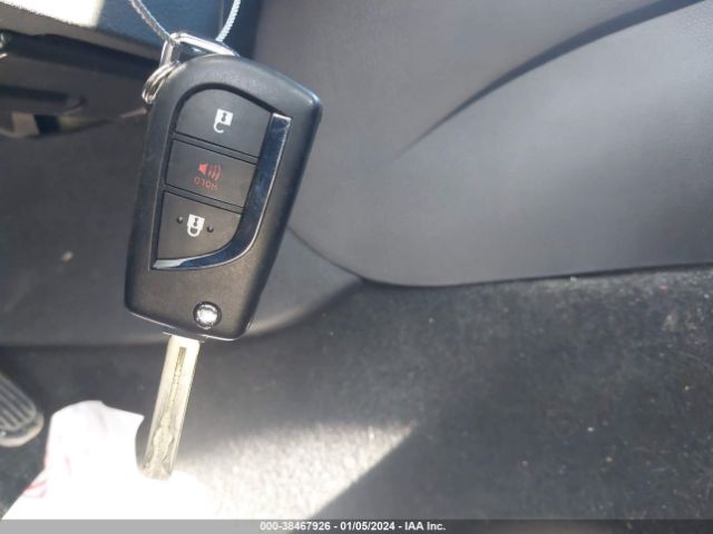 NMTKHMBX9JR043865 Toyota C-HR XLE