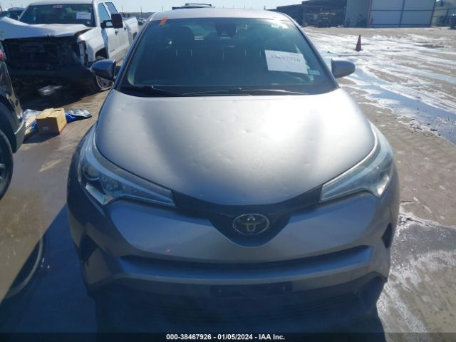 NMTKHMBX9JR043865 Toyota C-HR XLE