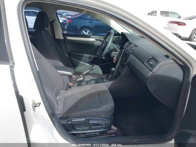 1VWAA7A34JC004004 Volkswagen Passat 2.0t R-line/2.0t S