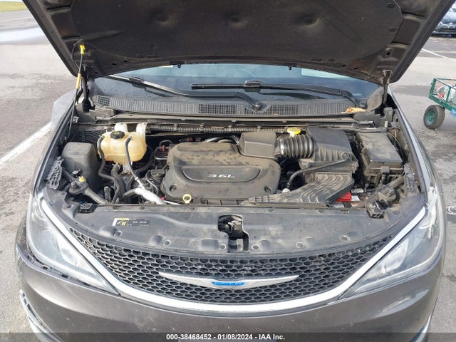 2C4RC1BG5JR175334 Chrysler Pacifica Touring L