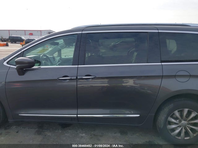 2C4RC1BG5JR175334 Chrysler Pacifica Touring L