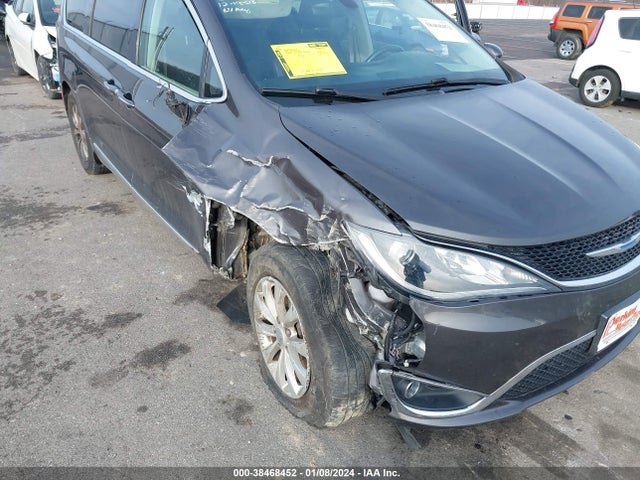 2C4RC1BG5JR175334 Chrysler Pacifica Touring L