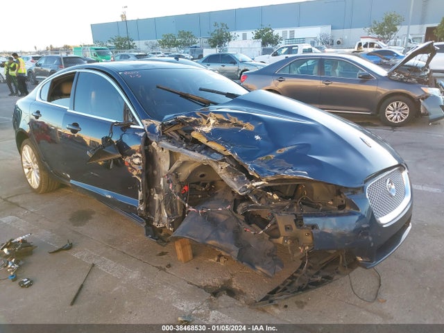 2012 JAGUAR XF SAJWA0HB9CLS41640 Photo 0