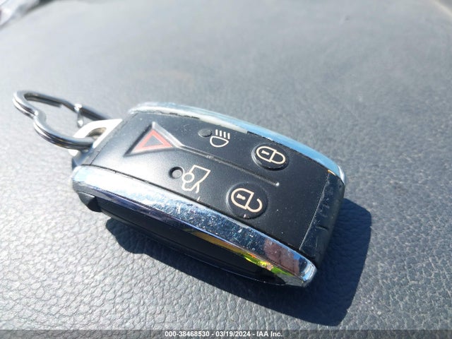 2012 JAGUAR XF SAJWA0HB9CLS41640 Photo 10