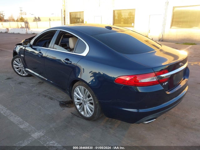 2012 JAGUAR XF SAJWA0HB9CLS41640 Photo 2