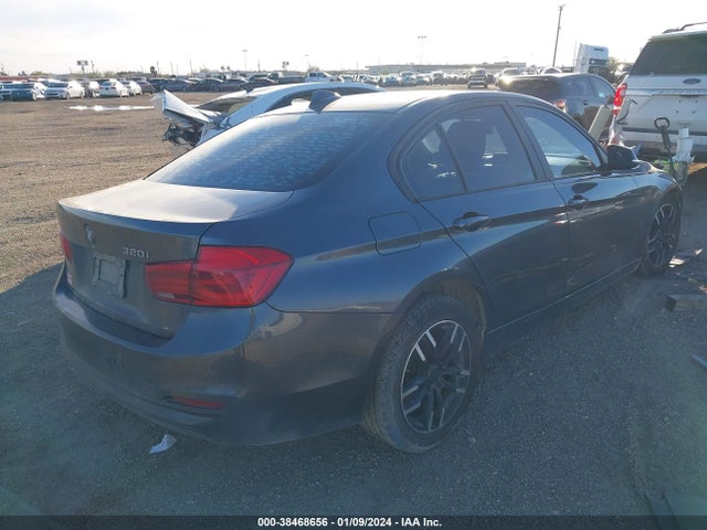 BMW 320i 2017 WBA8E1G58HNU15123 Image 4
