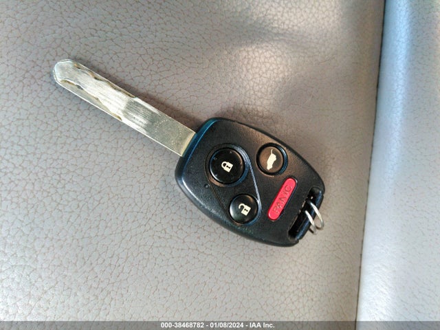2010 HONDA PILOT TOURING VIN: 5FNYF4H86AB033316
