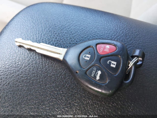 2013 TOYOTA COROLLA LE VIN: 5YFBU4EE8DP206493
