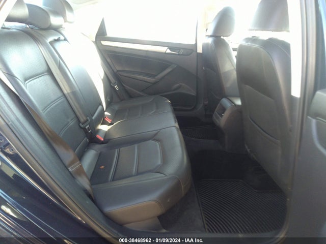 Volkswagen Passat 1.8t Wolfsburg Edition 2015 1VWAT7A38FC041543 Image 8