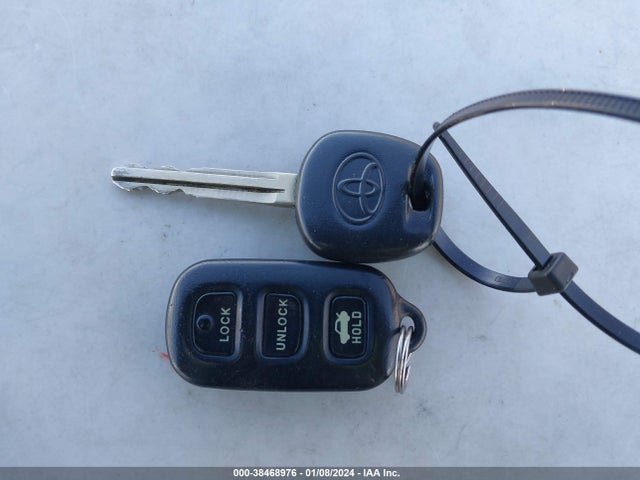 2005 TOYOTA CAMRY LE VIN: 4T1BE32K55U525433
