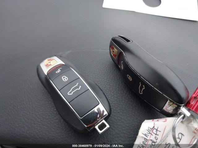 2018 PORSCHE MACAN WP1AA2A50JLB02694 Photo 10
