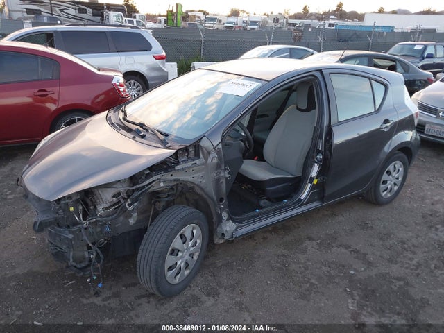 Toyota PRIUS C 2014 JTDKDTB36E1563044 Image 15