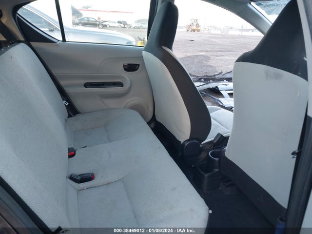 Toyota PRIUS C 2014 JTDKDTB36E1563044 Image 21