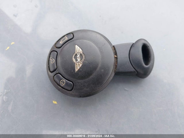 2007 MINI COOPER S WMWMF73577TL87717 Photo 10