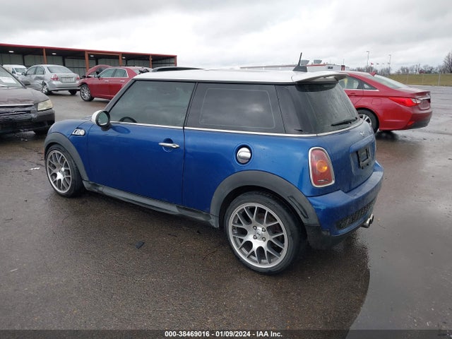 2007 MINI COOPER S WMWMF73577TL87717 Photo 2