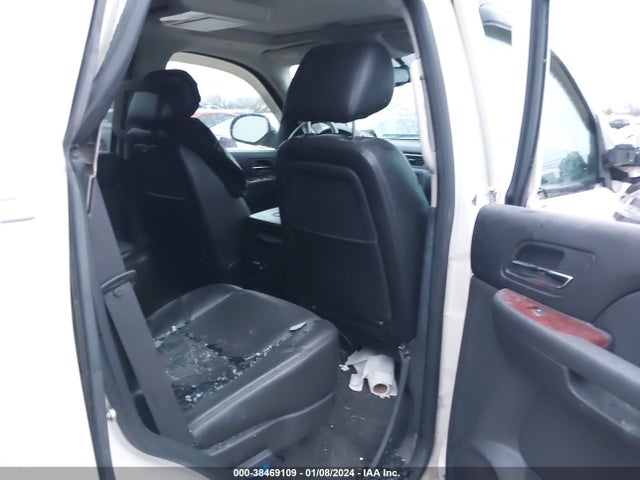 38469109 :رقم المزاد ، 1GNSKCE00BR384672 vin ، 2011 Chevrolet Tahoe Ltz مزاد بيع