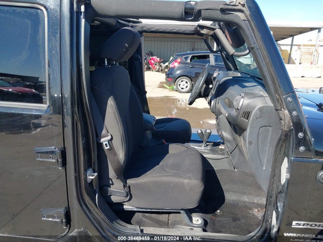 1C4HJWDG2JL927608 Jeep Wrangler Jk Unlimited Sport S 4x4