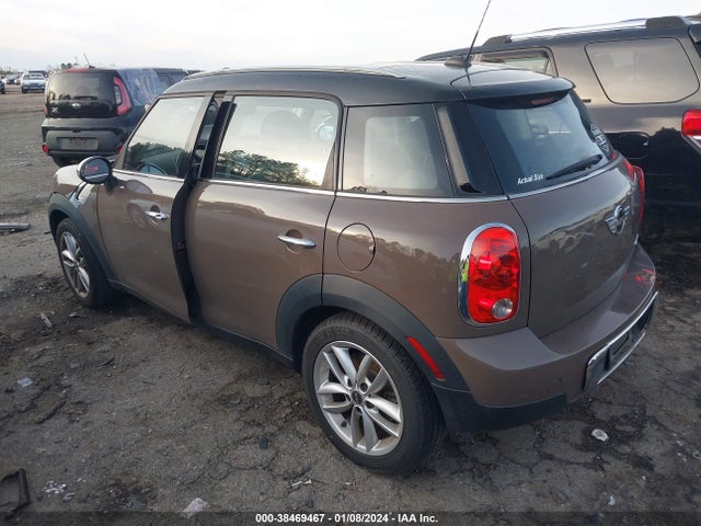 2011 MINI COOPER COUNTRYMAN WMWZB3C5XBWM00770 Photo 2