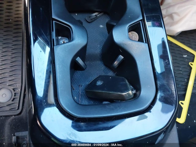 2021 VOLKSWAGEN ID.4 PRO S VIN: WVGTMPE26MP055307