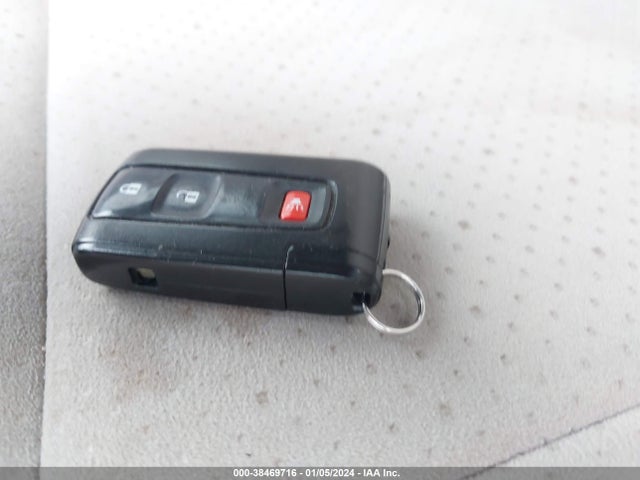 2008 TOYOTA PRIUS VIN: JTDKB20U887751884