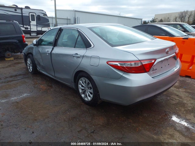Toyota CAMRY LE 2016 4T4BF1FKXGR545567 Image 3