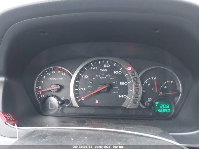 2005 HONDA PILOT LX VIN: 2HKYF18105H573608