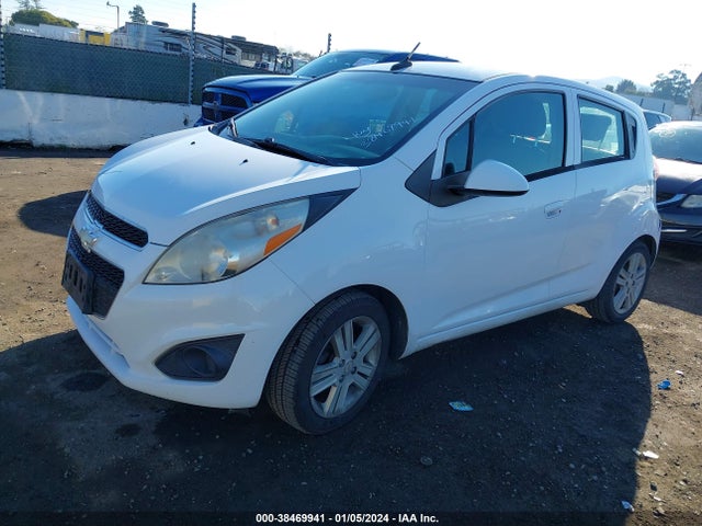 Chevrolet Spark 1lt Auto 2014 KL8CD6S91EC514471 Image 2