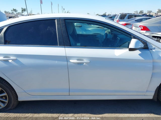 Hyundai SONATA SE 2018 5NPE24AF3JH677588 Image 14