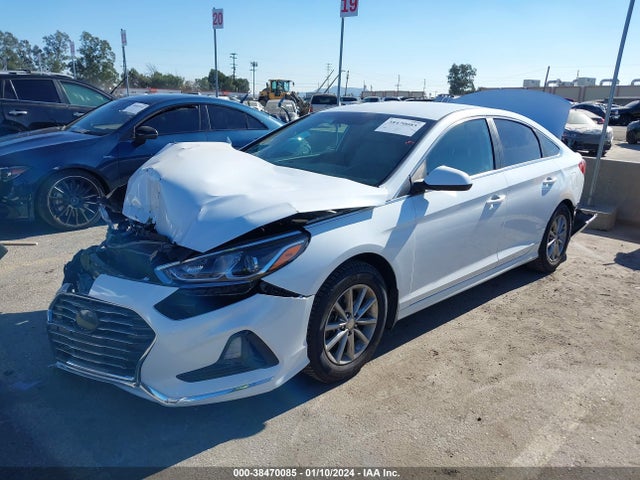 Hyundai SONATA SE 2018 5NPE24AF3JH677588 Image 2
