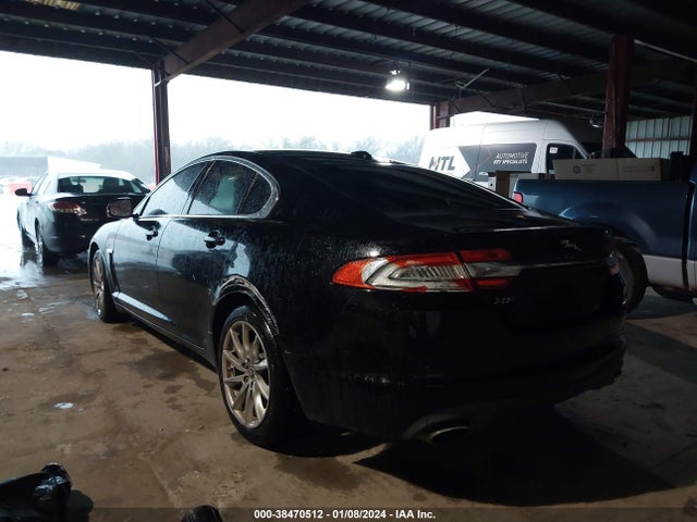 2012 JAGUAR XF SAJWA0FB2CLS43037 Photo 2