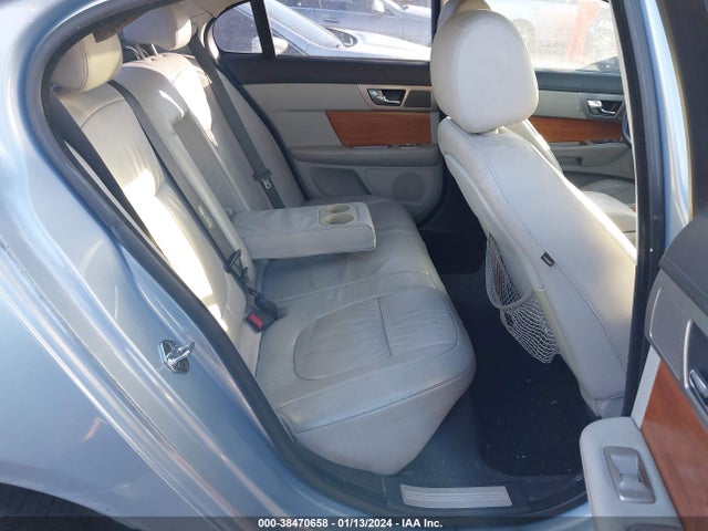 2009 JAGUAR XF SAJWA05BX9HR09493 Photo 7